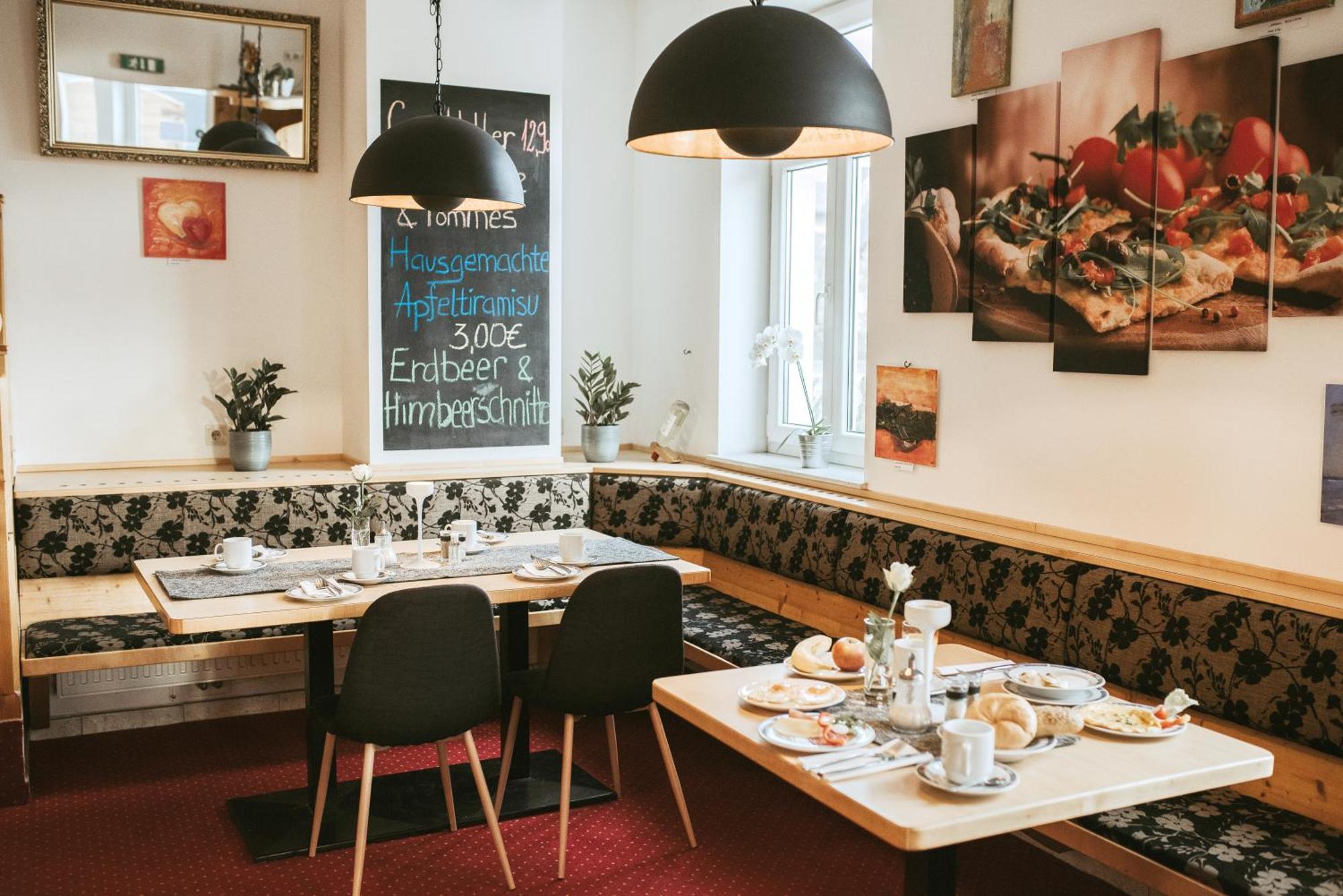 פלדקירצ'ן ביי גראץ Restaurant Gaestehaus Feldkirchen מראה חיצוני תמונה